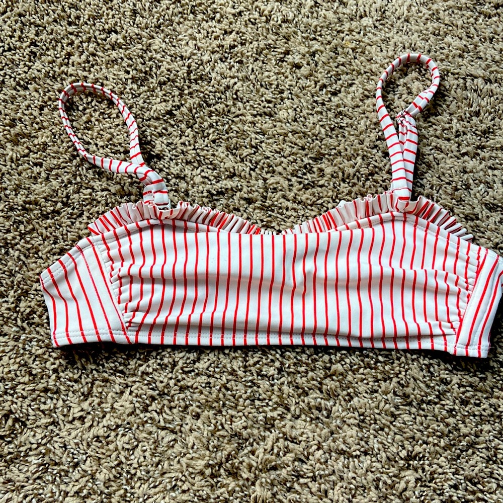 Adjustable straps and clip in the back, no pads target red and white bikini top